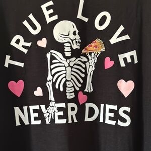 Torrid 4x Black Long Sleeve Tee with Skeleton and Pink Accents NWT Sleep